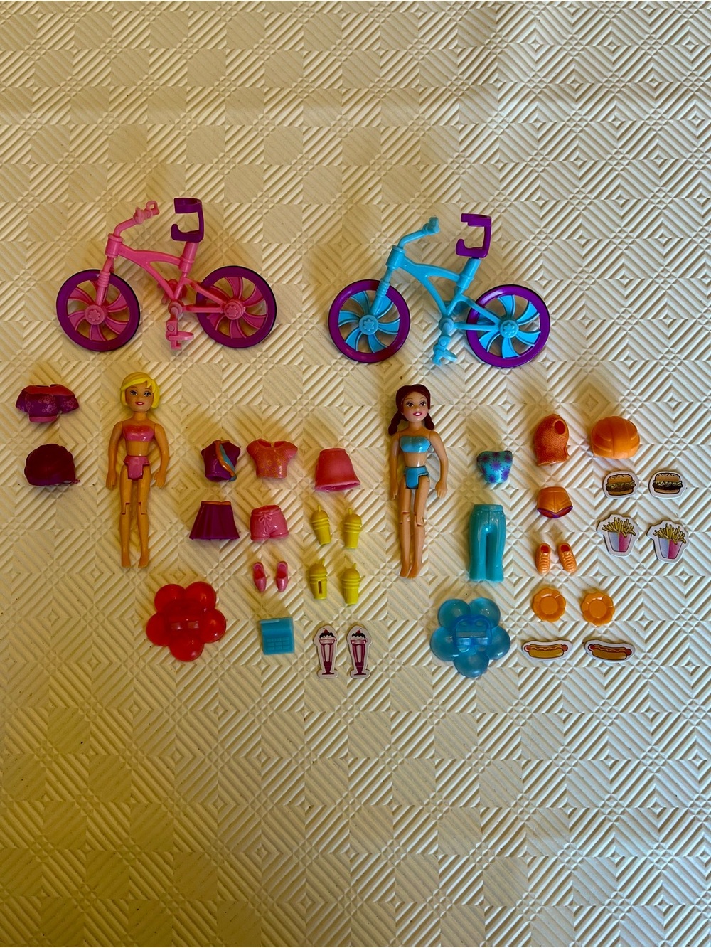 Vintage 2005 Polly Pocket Like 2 Bike With Polly & Lila